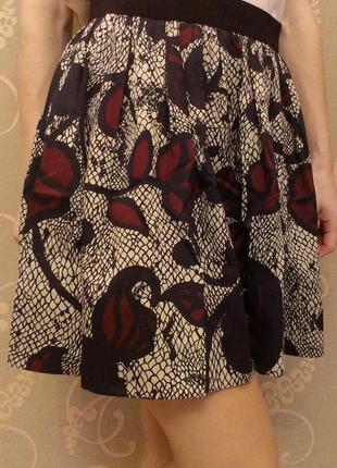 Очень красивая и стильная брендовая юбка.