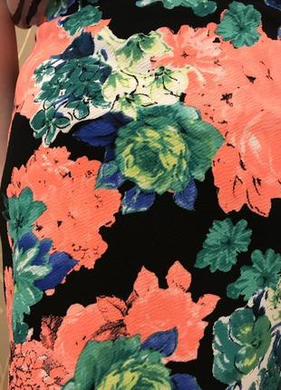 Очень красивая и стильная брендовая юбка в цветах.10 фото