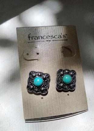 Фирменные серьги известного бренда francesca's.