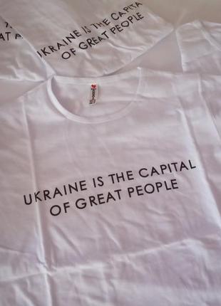 Базовая белая футболка
