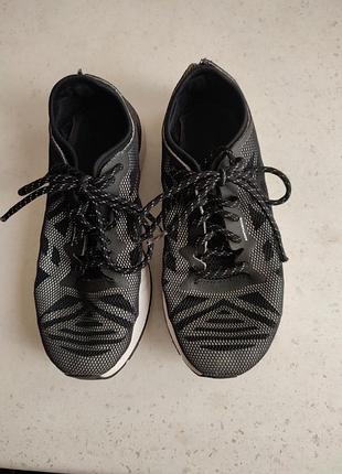 Кросівки reebok 37.5