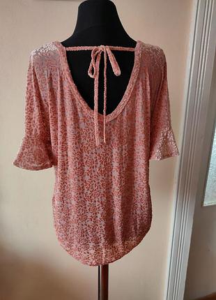 Блуза жіноча стильно рукавчик кльош заді виріз