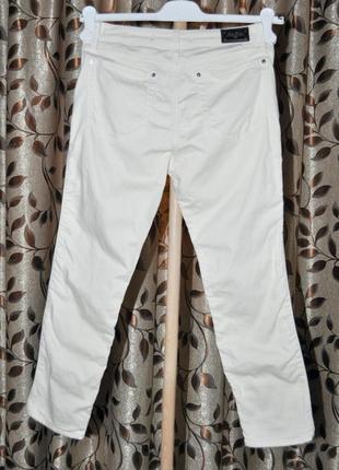 Стильные белые стрейч джинсы zara с чёрными лампасами9 фото