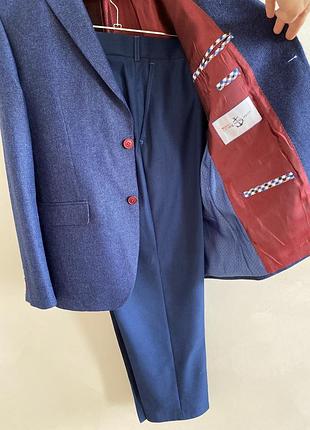 Классический костюм