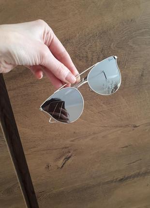Зеркальные солцезащитные очки
