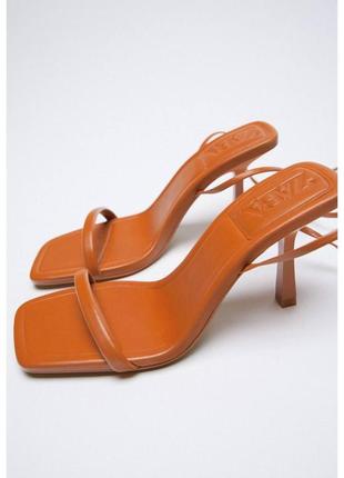 Кожаные оранжевые босоножки на каблуке zara2 фото