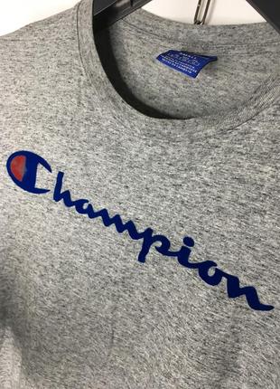 Оригинальная очень крутая футболка champion big logo из новых коллекций2 фото