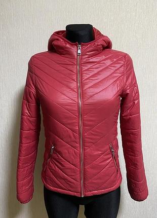 Дуже гарна курточка bershka