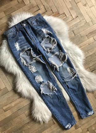 Рваные джинсы missguided