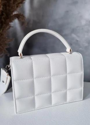 Жіноча сумка біла стьобана з короткими ручками з ременем білого кольору через плече - жіночі сумки 20223 фото