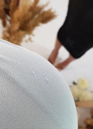 Блакитна сорочка з комірцем стойкою воланом довгим рукавом4 фото