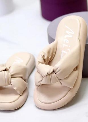 Стильні м'які шльопанці за акційною ц580 грн