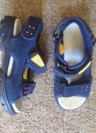 Дитячі шкіряні сандалі superfit. оригінал