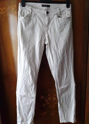 Штаны брюки джинсы, белоснежные лёгкие, тонкие, ткань немного тянется