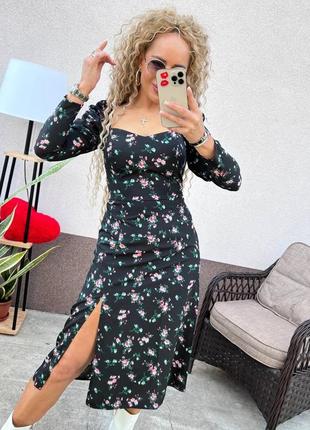Плаття з відкритими плечима ніжний квітковий принт