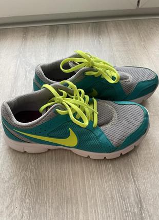Кроссовки от nike