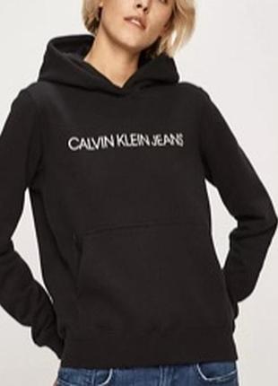 Базовый черный свитшот calvin klein / кенгурушка