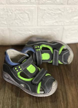 Босоножки сандали