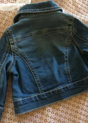 Крута джинсова куртка з вишитими метеликами denim co для близнят6 фото