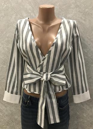 Блуза в полоску на запах с завязкой