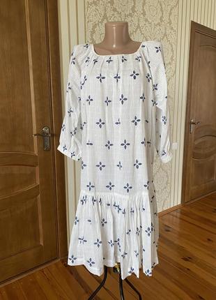 В двух размерах! нежное батистовое платье с вышивкой1 фото
