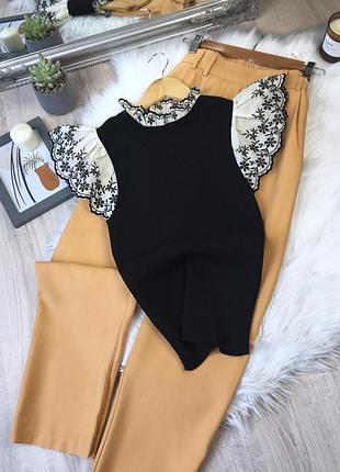 Топ із об’ємними плечиками від river island