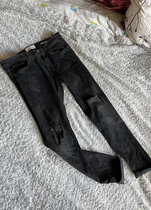 Чёрные джинсы pull&bear1 фото