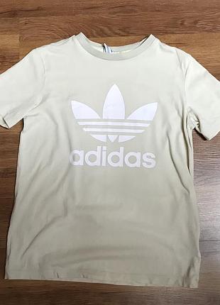 Футболка adidas оверсайз