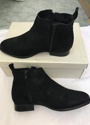Новые кожаные ботинки немецкого бренда kiomi1 фото
