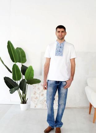 Удивительная вышитая мужская футболка, вышитая на белой ткани чф-112 фото