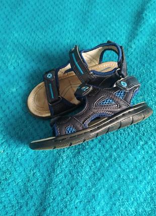 Босоніжки р. 30 (17,5)