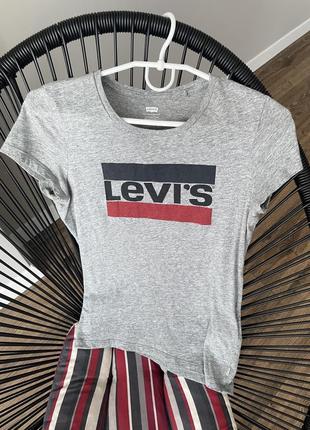 Футболка levi’s (s) 100% котон1 фото