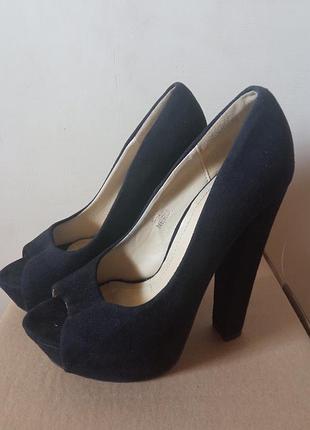 Замшеві туфлі