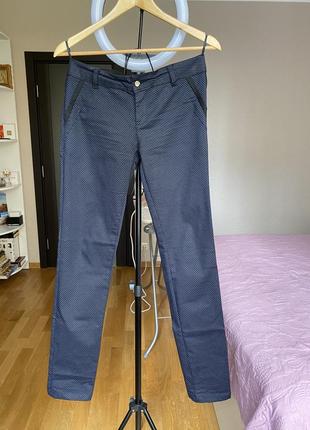 Брюки в горошек черные синие