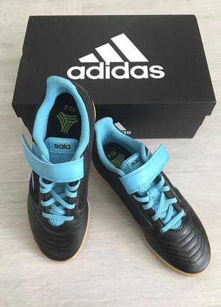 Футбольные бутсы adidas