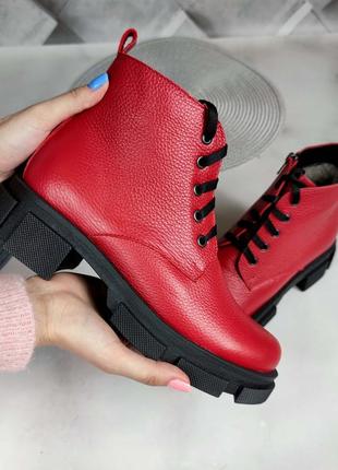 Красные кожаные зимние ботинки6 фото