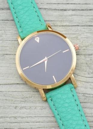 Женские часы на руку зеленые2 фото