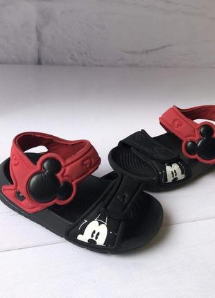 Босоножки adidas mickey mouse