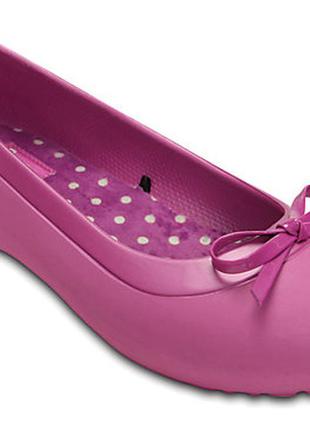 Балетки crocs mammoth bow flat, р-р w82 фото