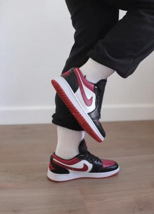 Кроссовки air jordan 1 low bred toe