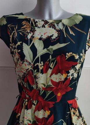 Шелковое платье ted baker с принтом красивых цветов.7 фото