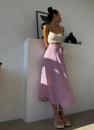 Легкая юбка на запах софт миди розовая с принтом модная трендовая стильная3 фото
