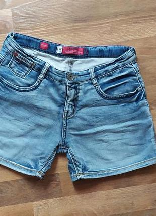 Короткі шорти протерті подерті короткі шорти джинсові1 фото