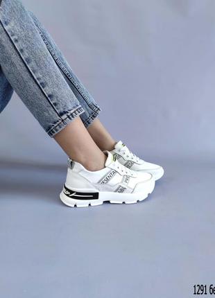 Женские кожаные кроссовки белого цвета3 фото