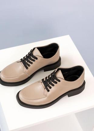 Бежевые кожаные туфли со шнурком6 фото