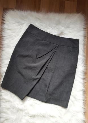 Классическая серая мини юбка в клетку юбка в необычную складку h&m1 фото