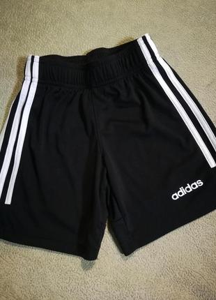 Легкие  шорты adidas,оригинал2 фото