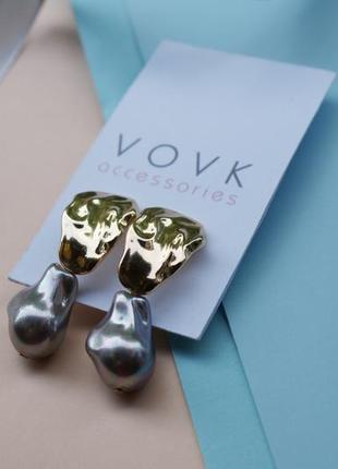 Стильні сережки з великою перлиною тренд сезону від vovk accessories2 фото