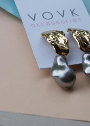 Стильні сережки з великою перлиною тренд сезону від vovk accessories4 фото
