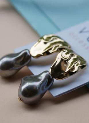 Стильні сережки з великою перлиною тренд сезону від vovk accessories3 фото